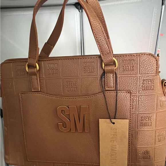 Steven Madden - Picture 2 of 6